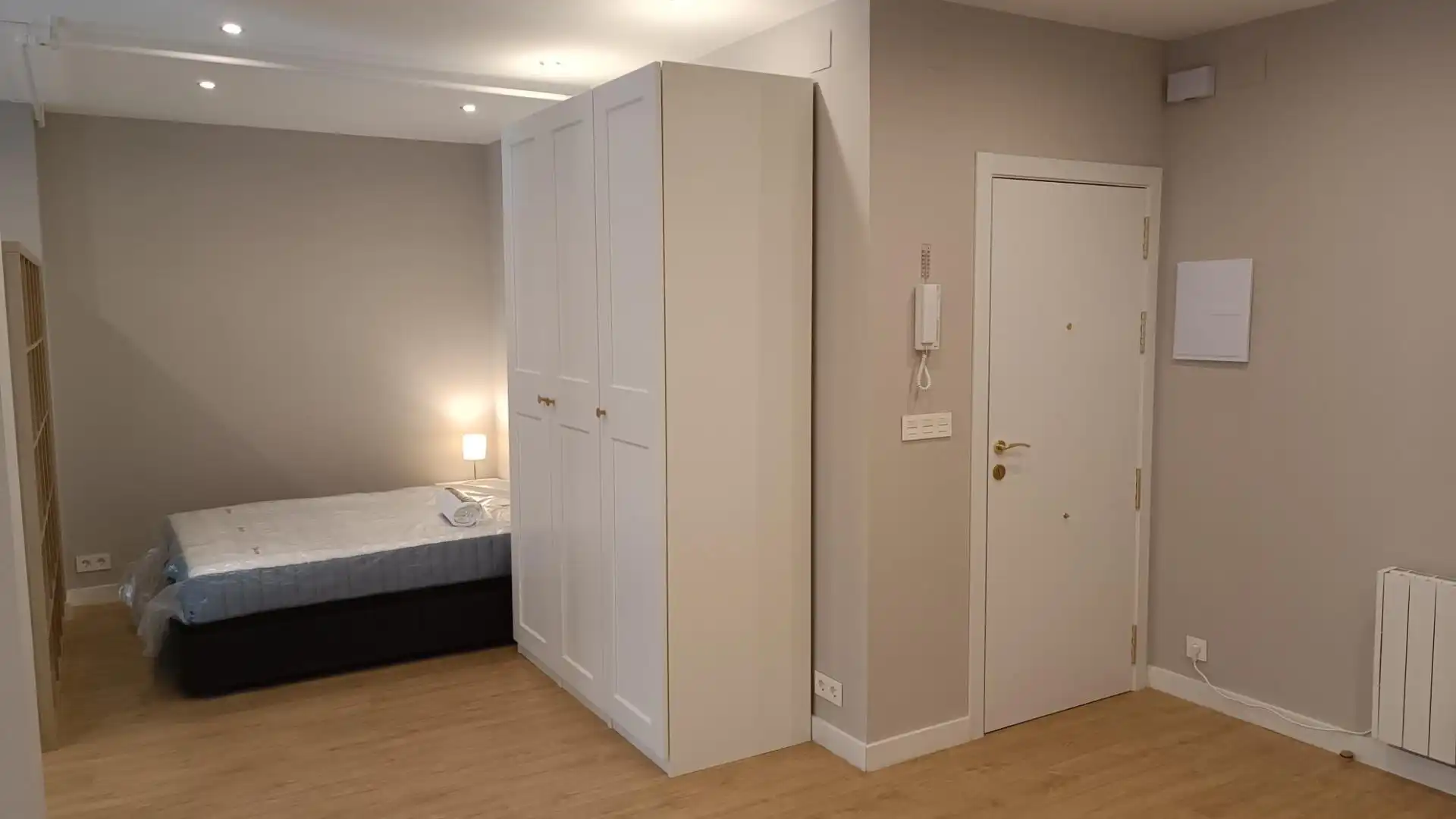 Schlafzimmer von Wohnung zur Miete in León Capital  mit Heizung und Parkett