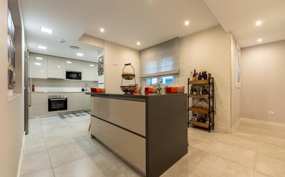 Kitchen of Flat for sale in  Sevilla Capital  with Air Conditioner, Heating and Private garden