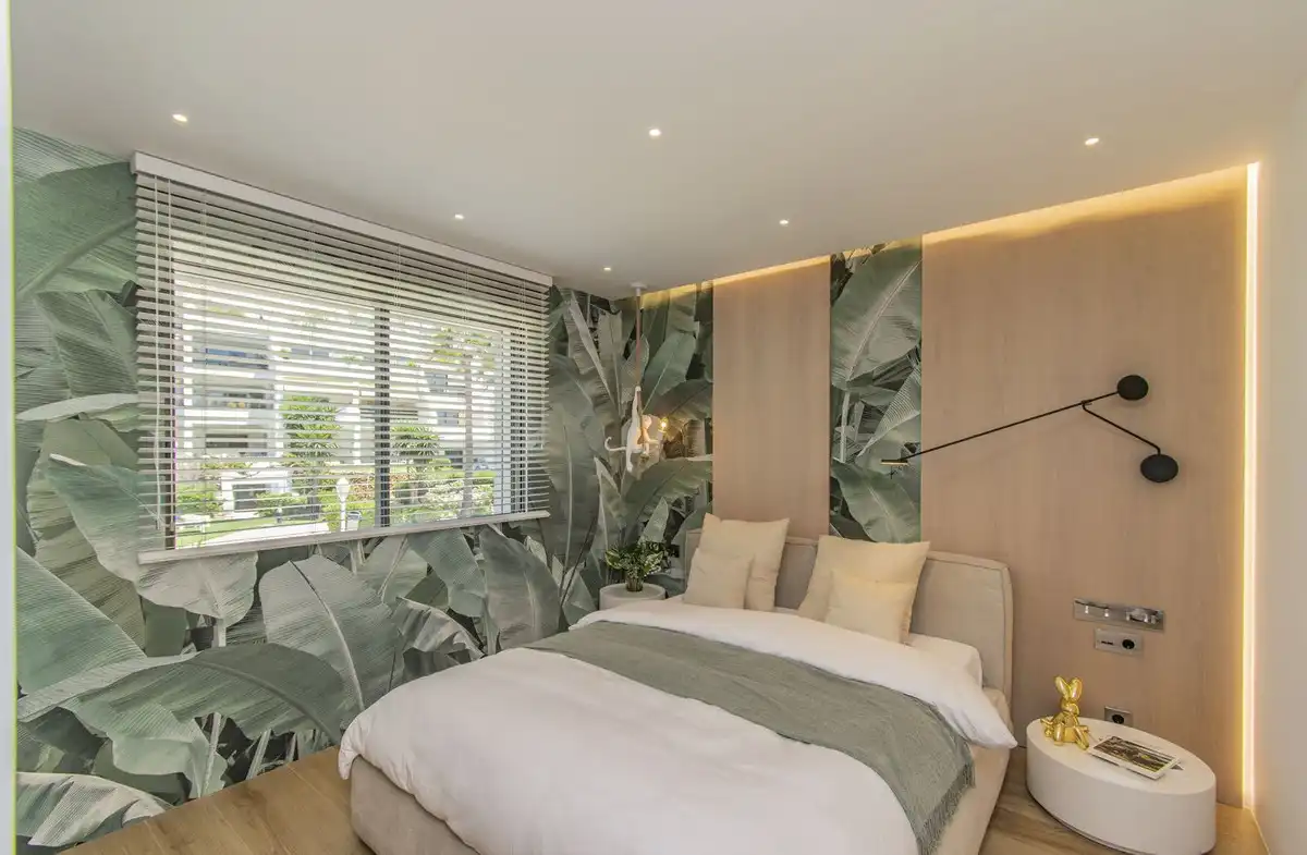 Dormitori de Casa adosada en venda en Marbella amb Aire condicionat, Jardí privat i Terrassa