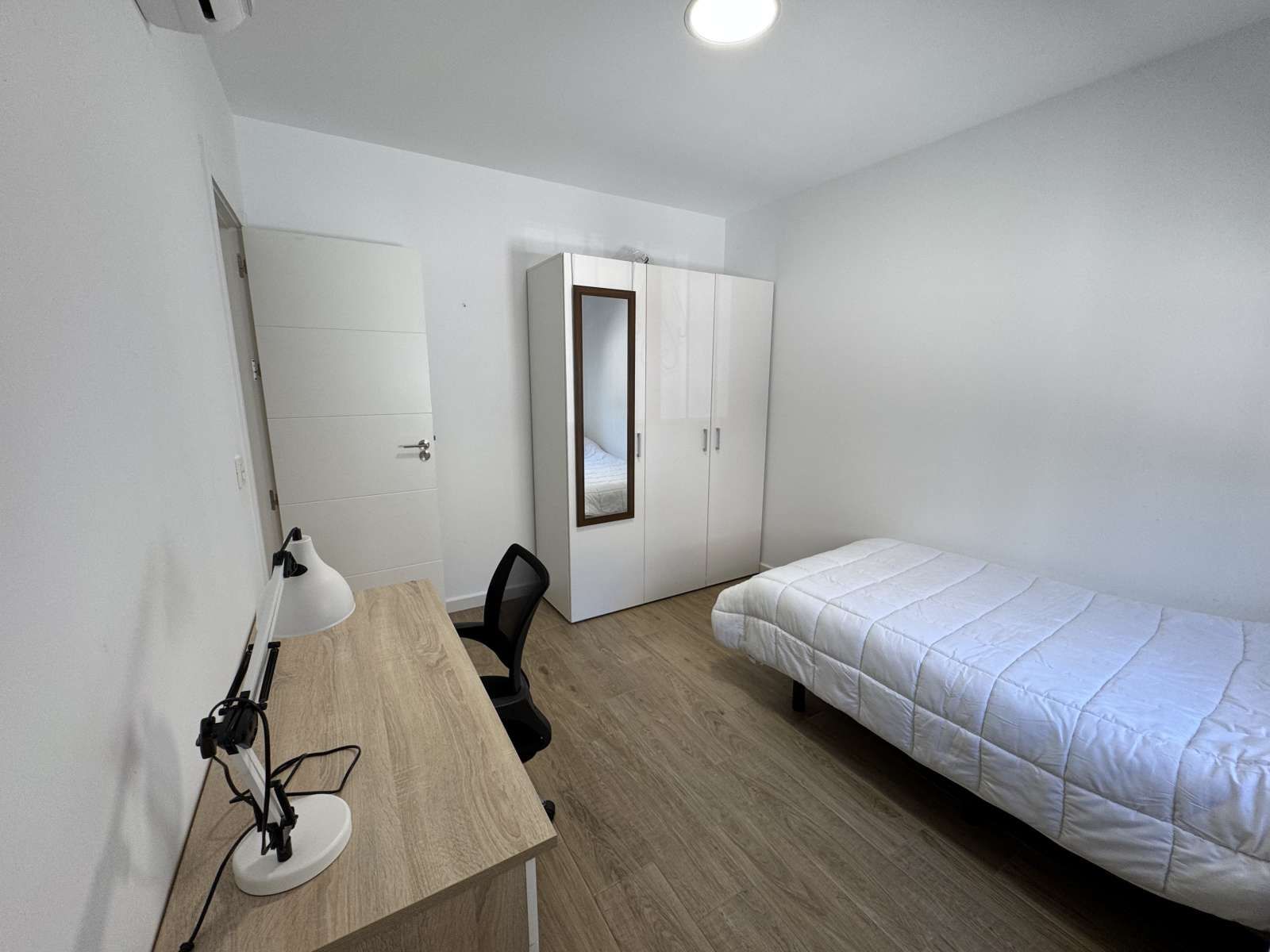 Bedroom of Flat to share in  Murcia Capital  with Air Conditioner and Terrace