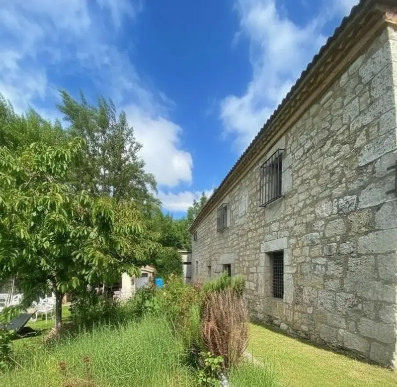 Vista exterior de Casa o chalet en venta en Merindad de Río Ubierna con Jardín privado