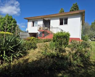 Vista exterior de Casa o xalet en venda en Vilasantar amb Jardí privat