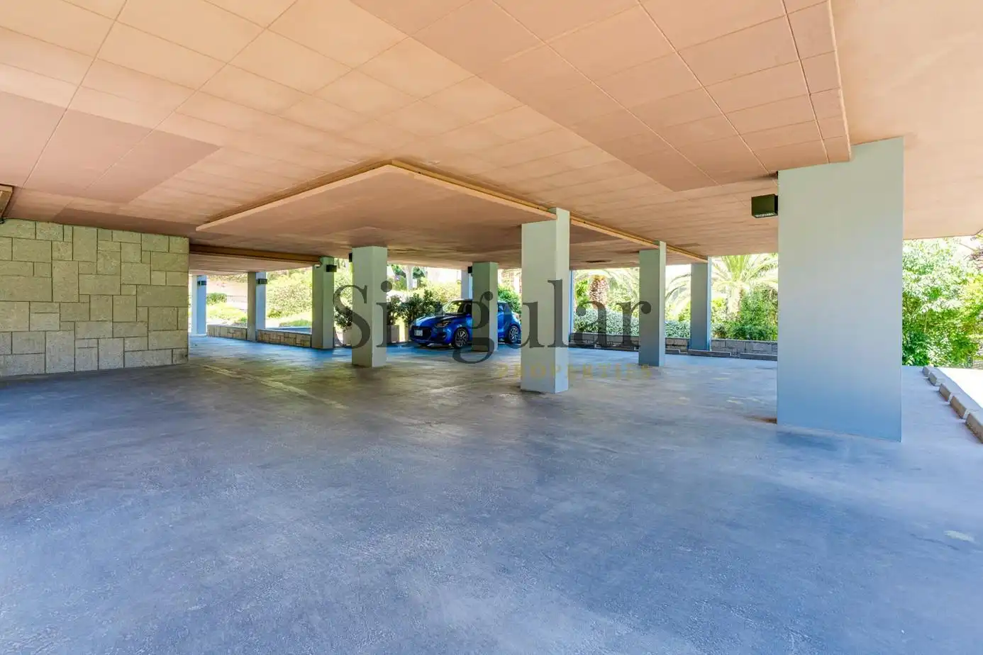 Parking de Piso de alquiler en Barcelona con Calefacción, Jardín privado y Terraza