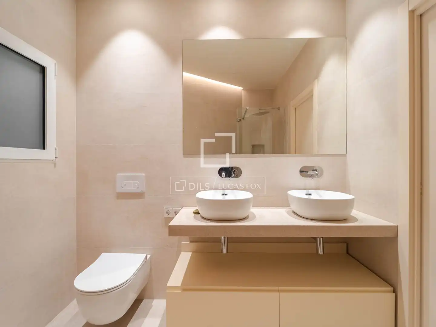 Baño de Piso de alquiler en Valencia con Aire acondicionado, Amueblado y Balcón