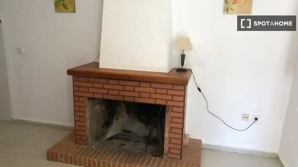 Habitación en El Brillante -El Naranjo - El Tablero
