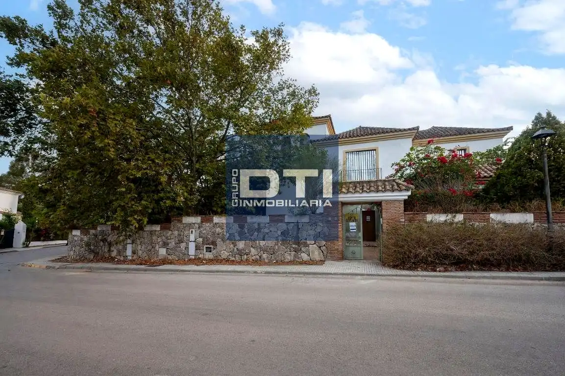Casa amb piscina en venda a Urbanización Las Alondras, imagen 6