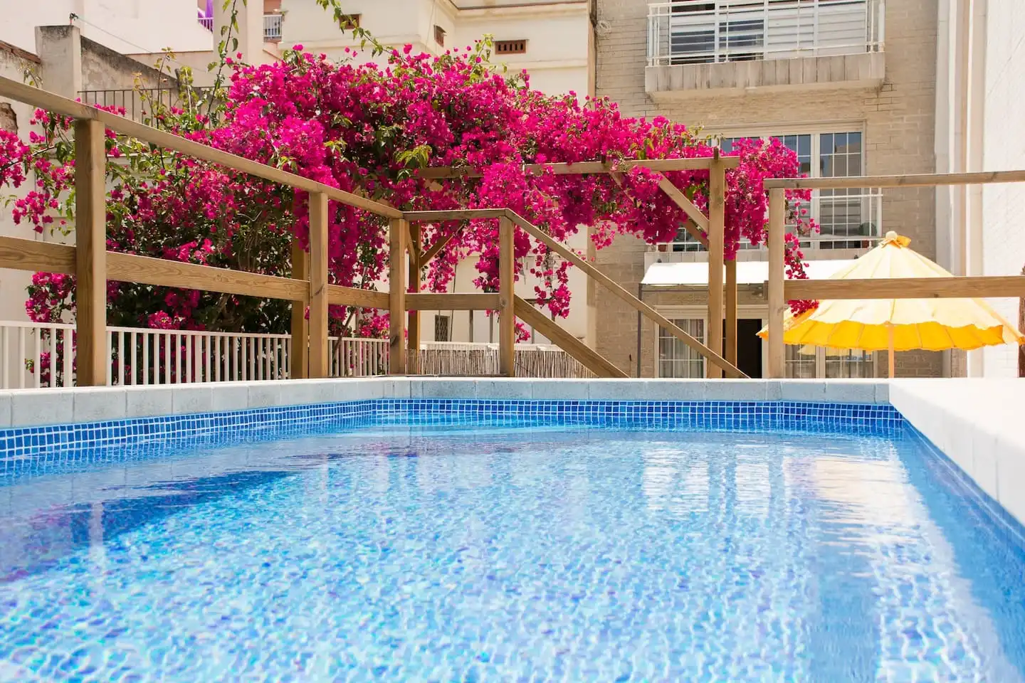 Piscina de Casa adosada en venda en Calella amb Aire condicionat, Calefacció i Jardí privat