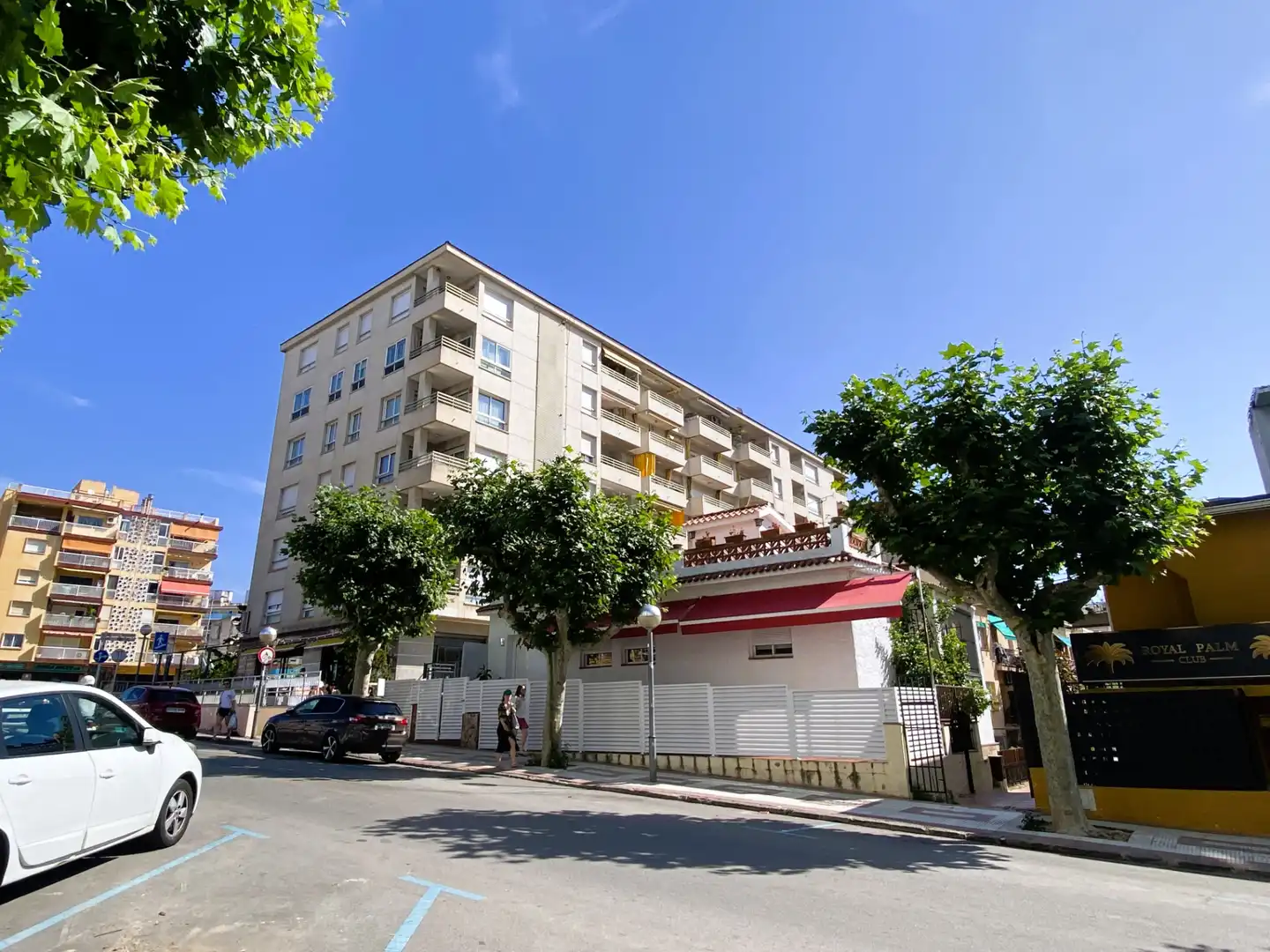 Vista exterior de Apartamento en venta en Calella con Balcón y Alarma