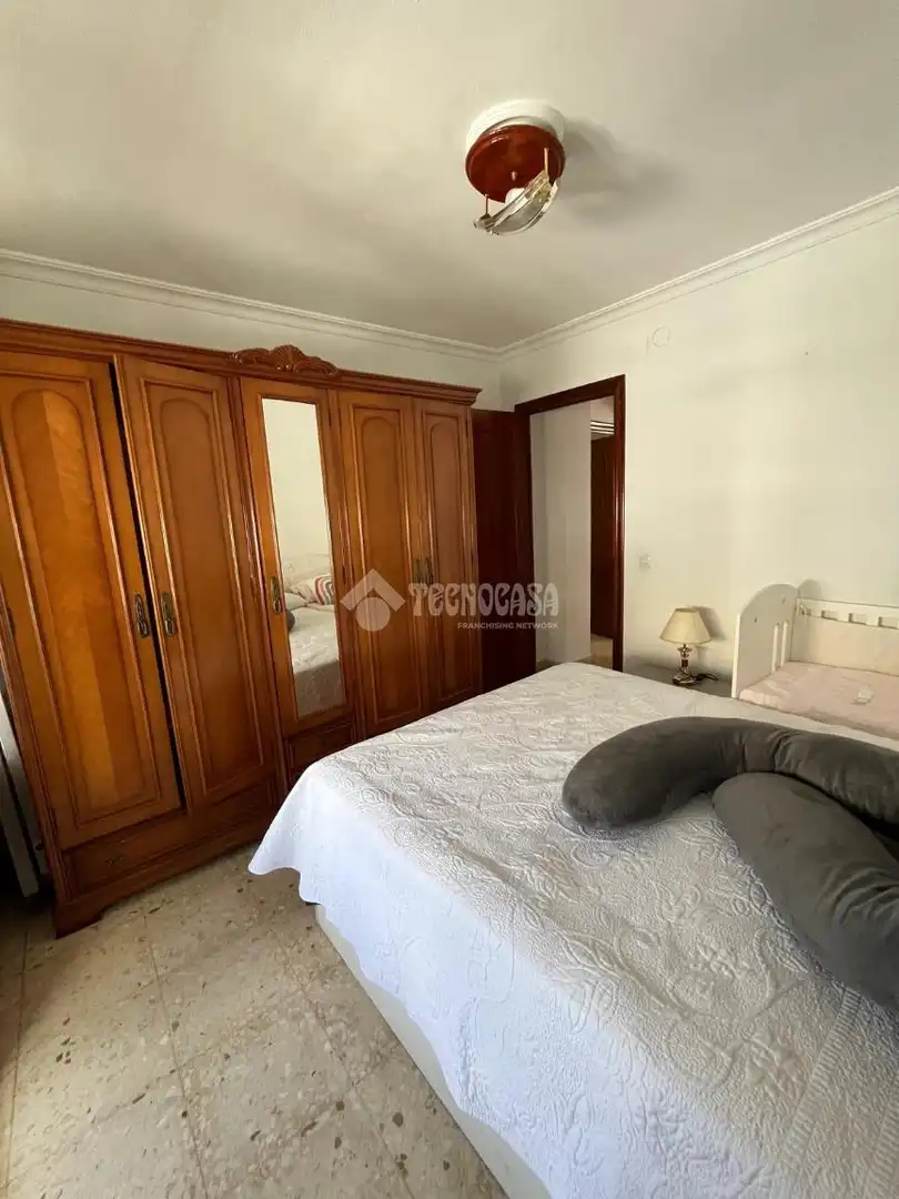 Habitación de Piso en venta en Sevilla con Calefacción, Terraza y Amueblado