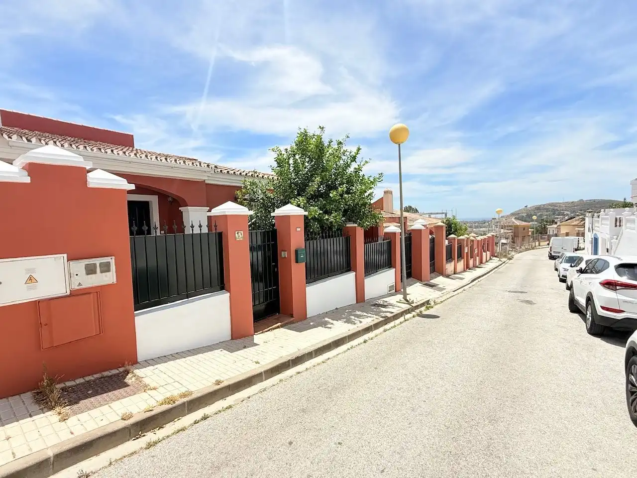Vista exterior de Casa o xalet en venda en Vélez-Málaga amb Aire condicionat, Calefacció i Jardí privat