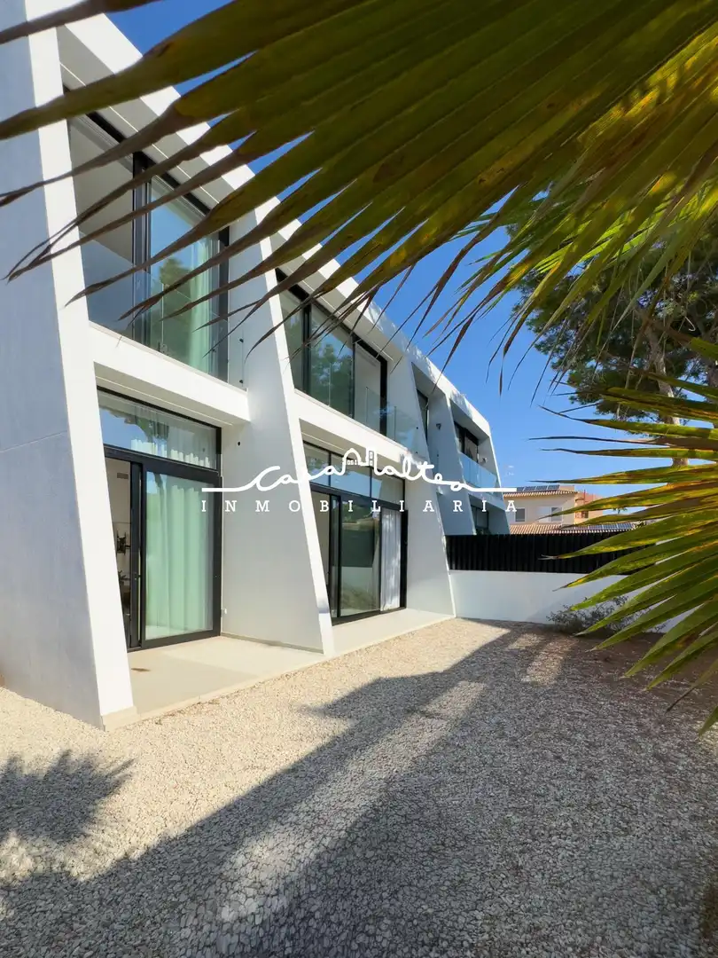 Exterior view of Detached homes for sale in Calpe / Calp  with Air Conditioner, Private garden and Terrace