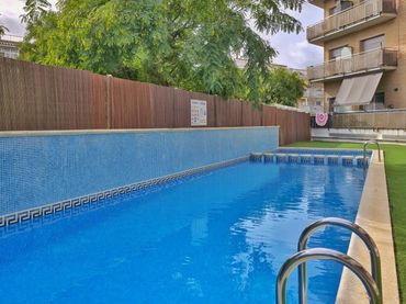 Pis amb piscina en venda a Espronceda