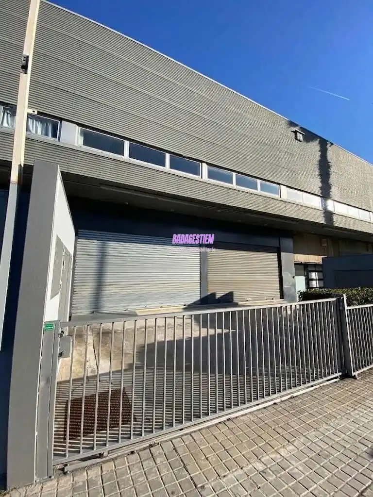 Industriegebäude zum Verkauf in Montigalà - Sant Crist