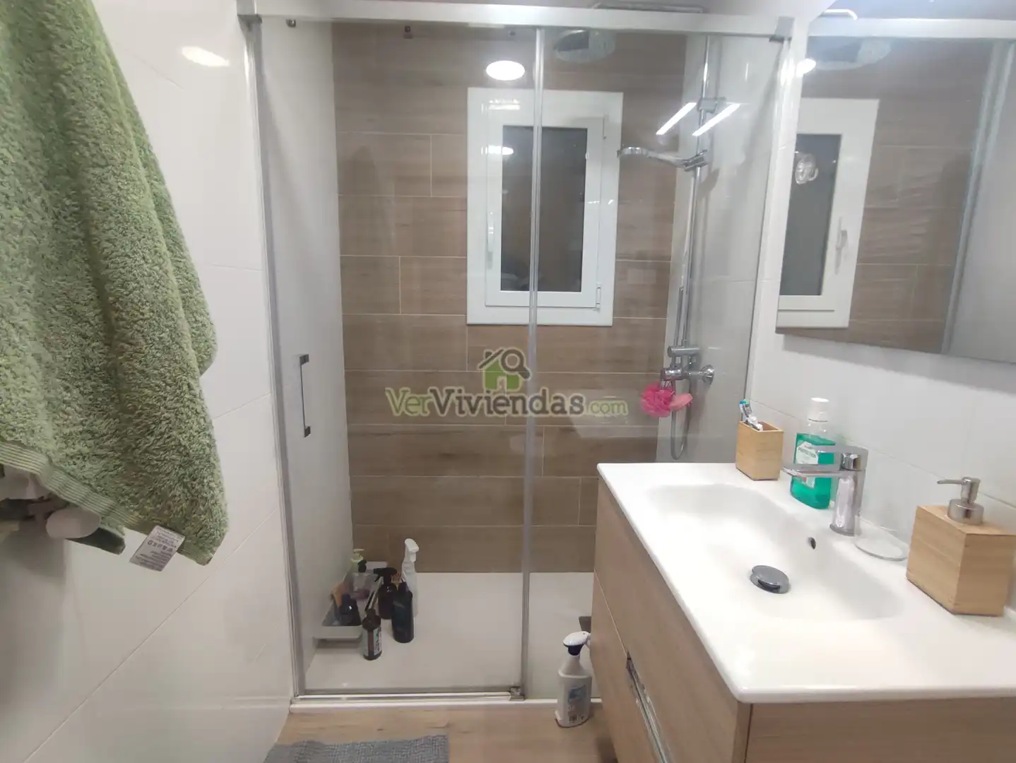 Baño de Piso en venta en Barberà del Vallès con Calefacción, Horno y Internet