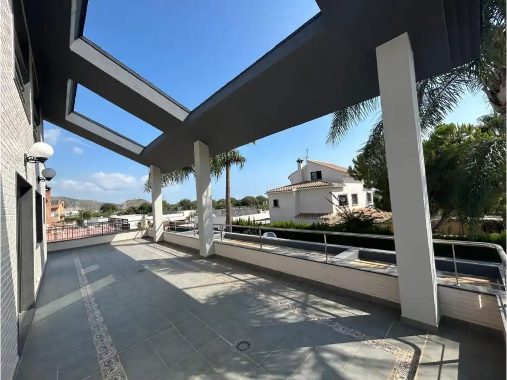Terrassa de Casa o xalet en venda en Gandia amb Aire condicionat, Jardí privat i Terrassa