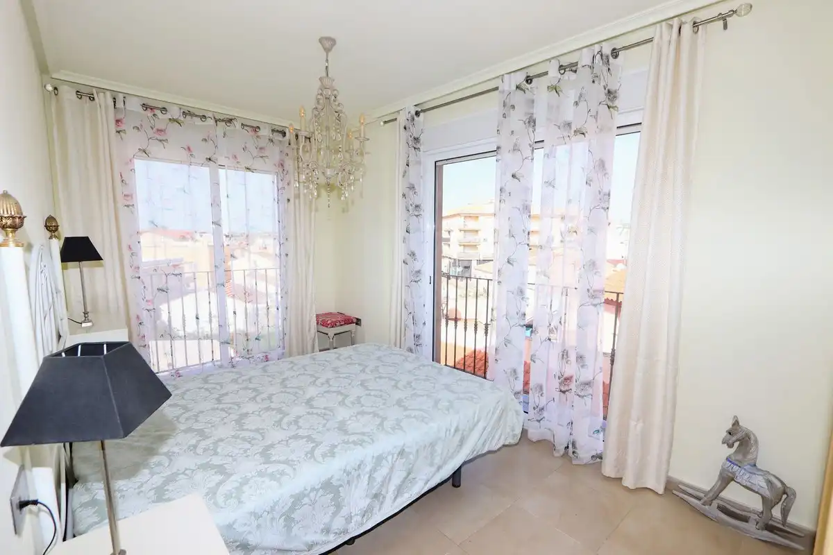 Habitación de Apartamento en venta en Murcia con Aire acondicionado, Trastero y Piscina comunitaria