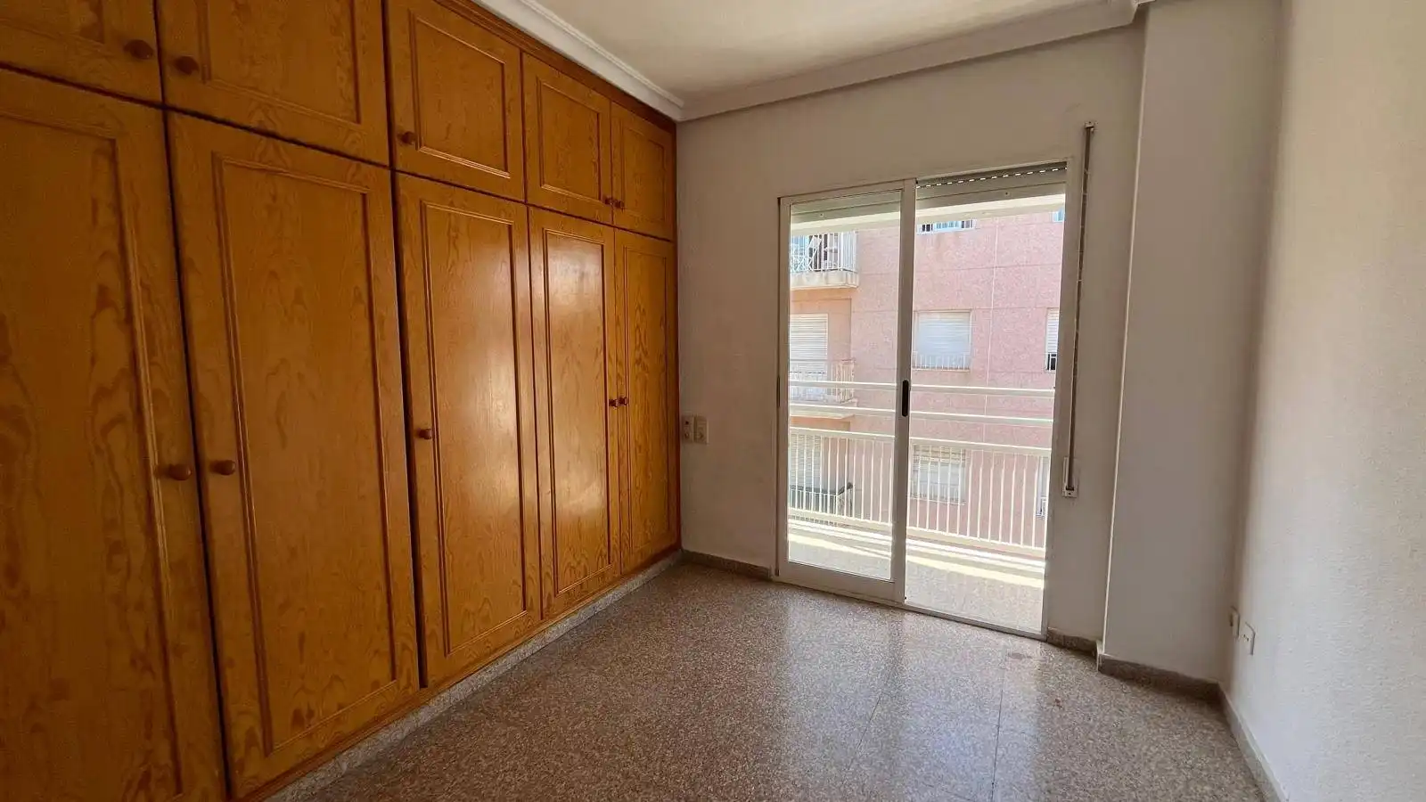 Dormitori de Pis en venda en Elche / Elx amb Terrassa i Balcó