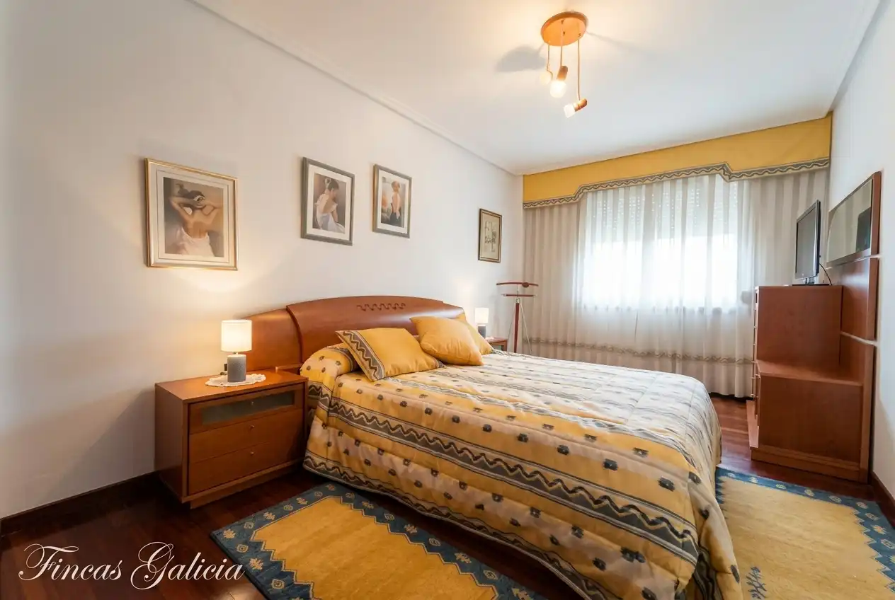 Habitación de Casa adosada en venta en Verín con Calefacción, Jardín privado y Terraza