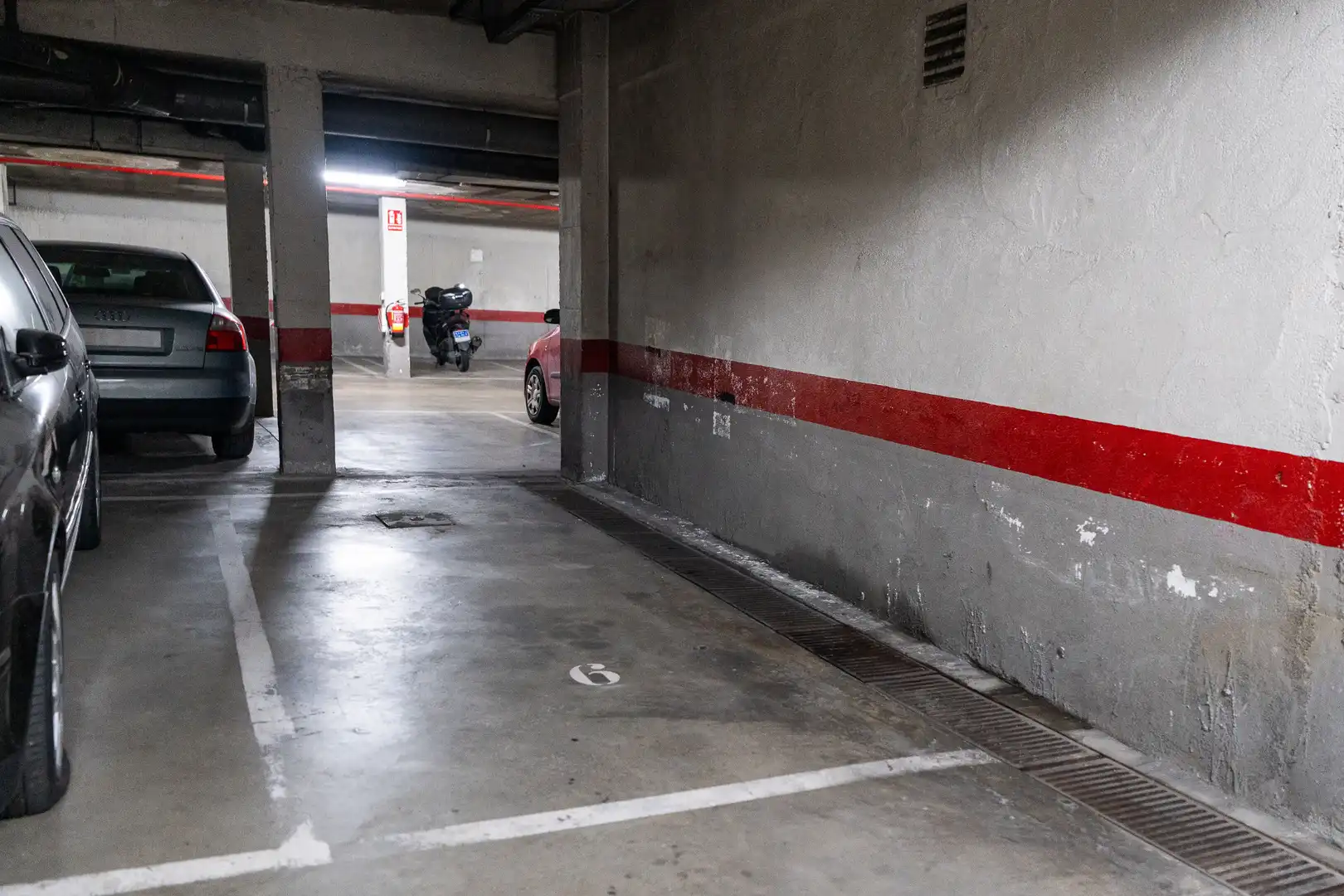 Parking of Flat for sale in Madrid  with Air Conditioner, Heating and Private garden