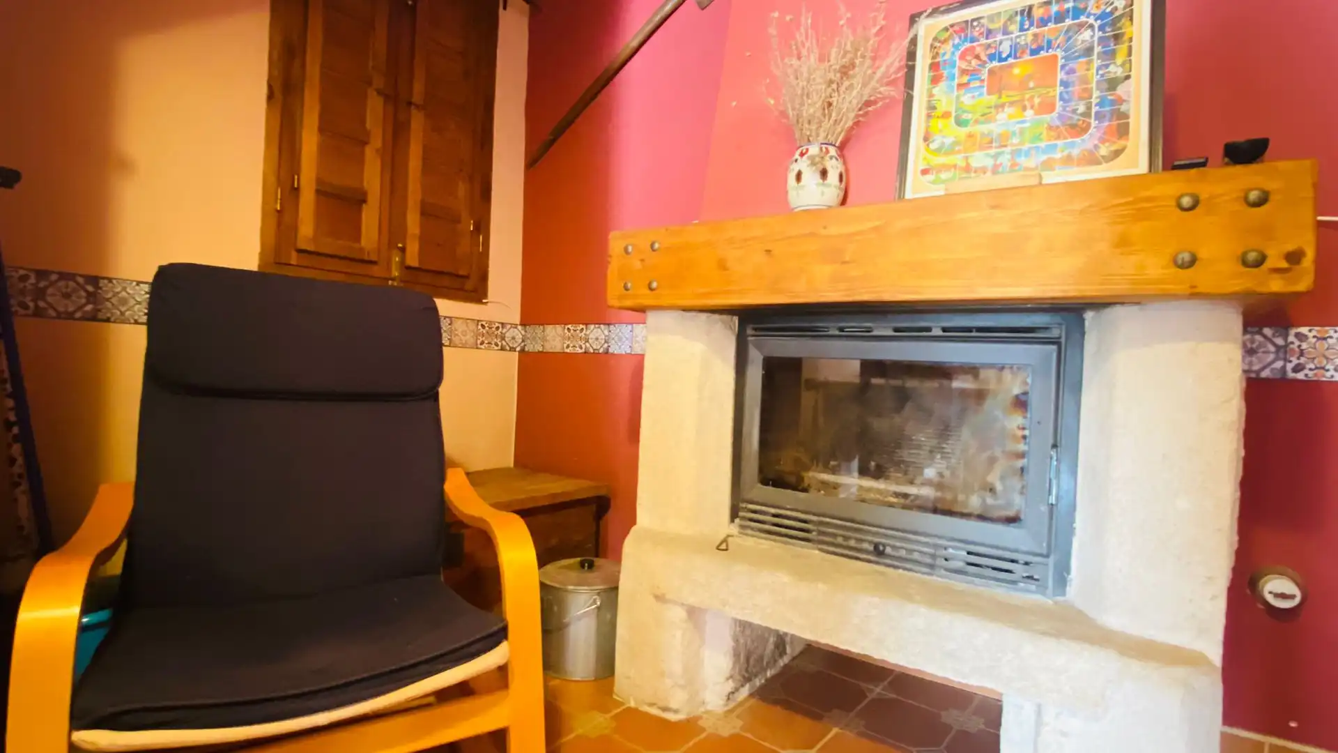 Sala d'estar de Casa o xalet en venda en Villarluengo amb Calefacció, Traster i Moblat