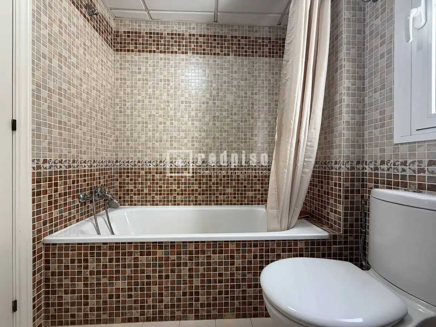 Baño de Piso de alquiler en Málaga con Aire acondicionado y Amueblado