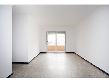 Piso en venta en Calle ANGEL GUIMERA