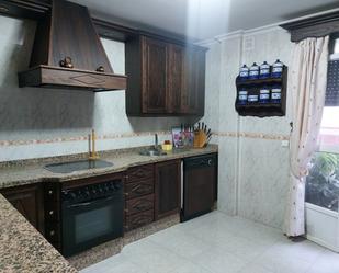 Cuina de Casa adosada en venda en Bujalance amb Terrassa i Traster