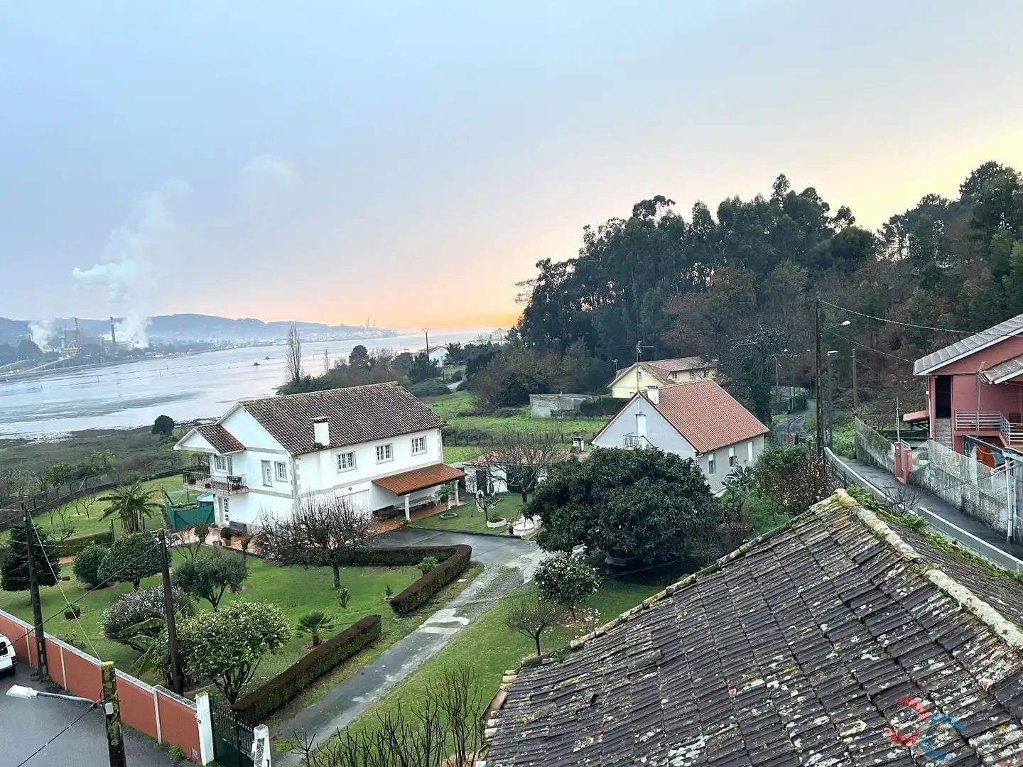 Vista exterior de Ático en venta en Poio con Trastero y Balcón