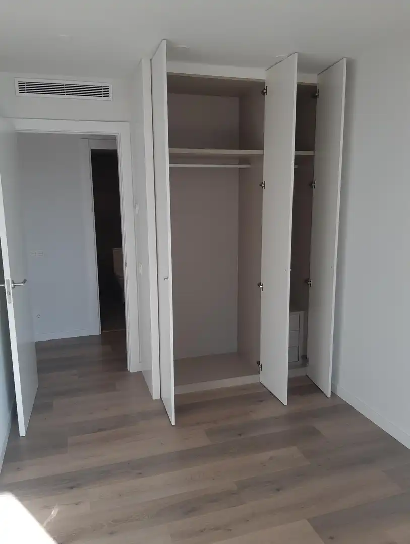 Habitación de Piso de alquiler en Badalona con Calefacción, Jardín privado y Terraza