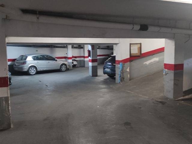 Garaje en Alquiler en Carrer de Castielfabib, 12 en Barrio de Campanar