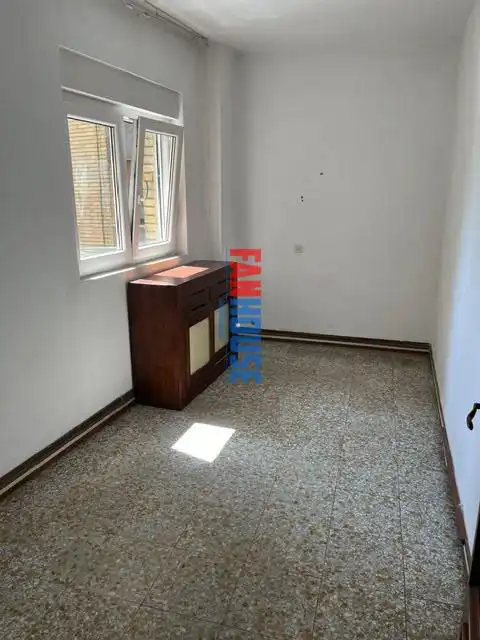 Pis en venda en Oviedo  amb Calefacció, Terrassa i Traster