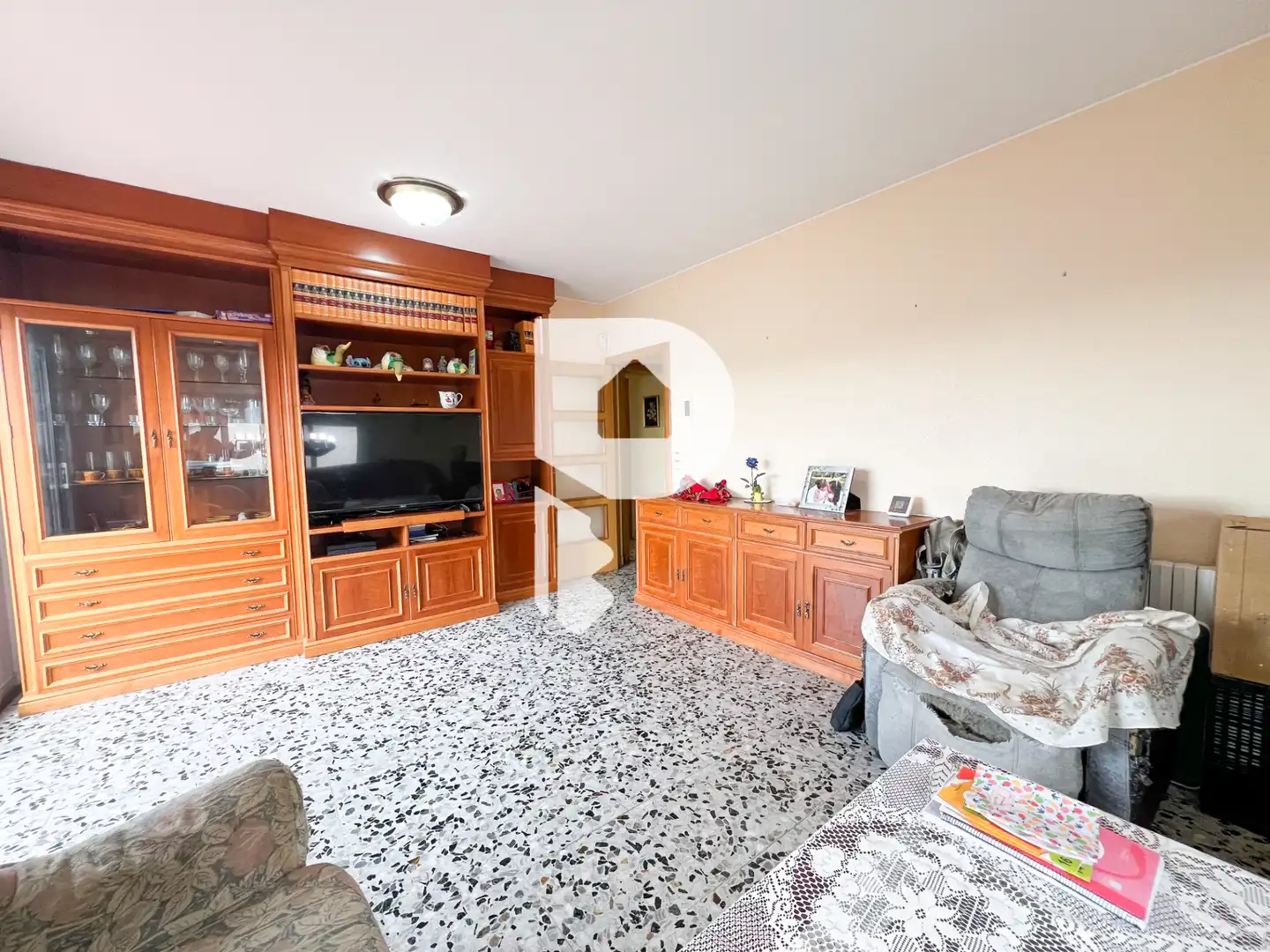Sala d'estar de Casa o xalet en venda en Torrelles de Llobregat amb Aire condicionat, Calefacció i Jardí privat