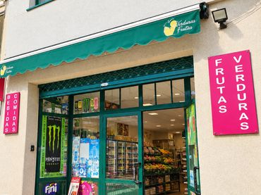 Local comercial de lloguer a Ronda de Outeiro