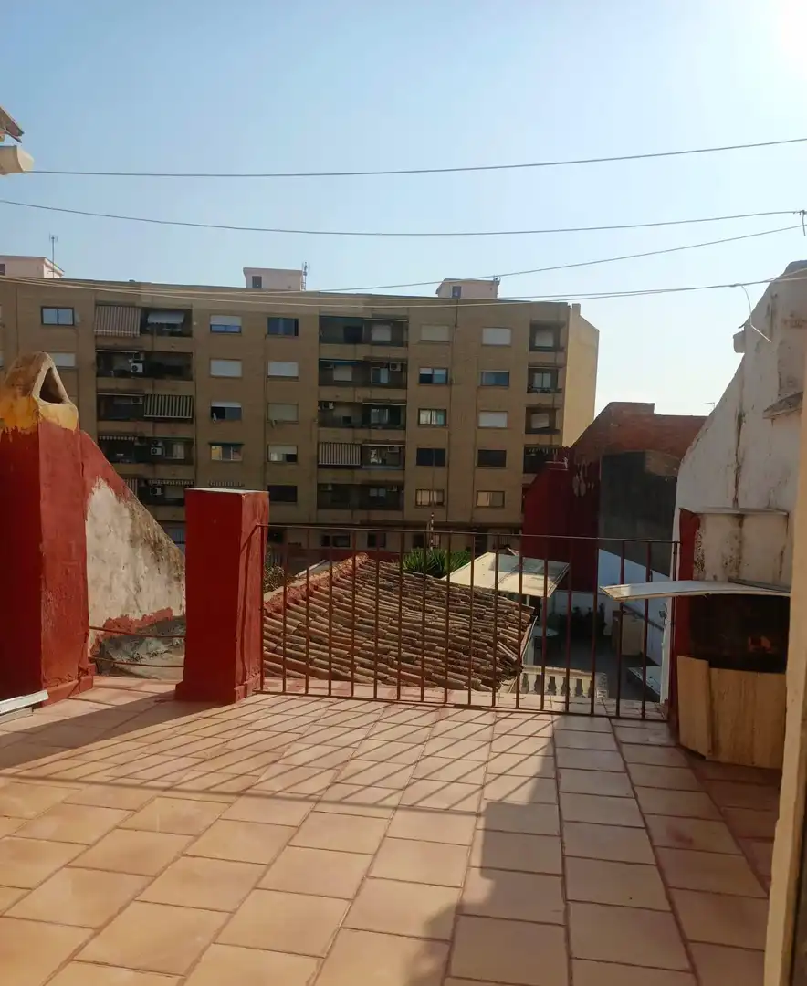 Vista exterior de Casa o chalet en venta en L'Alcúdia de Crespins con Terraza, Trastero y Amueblado