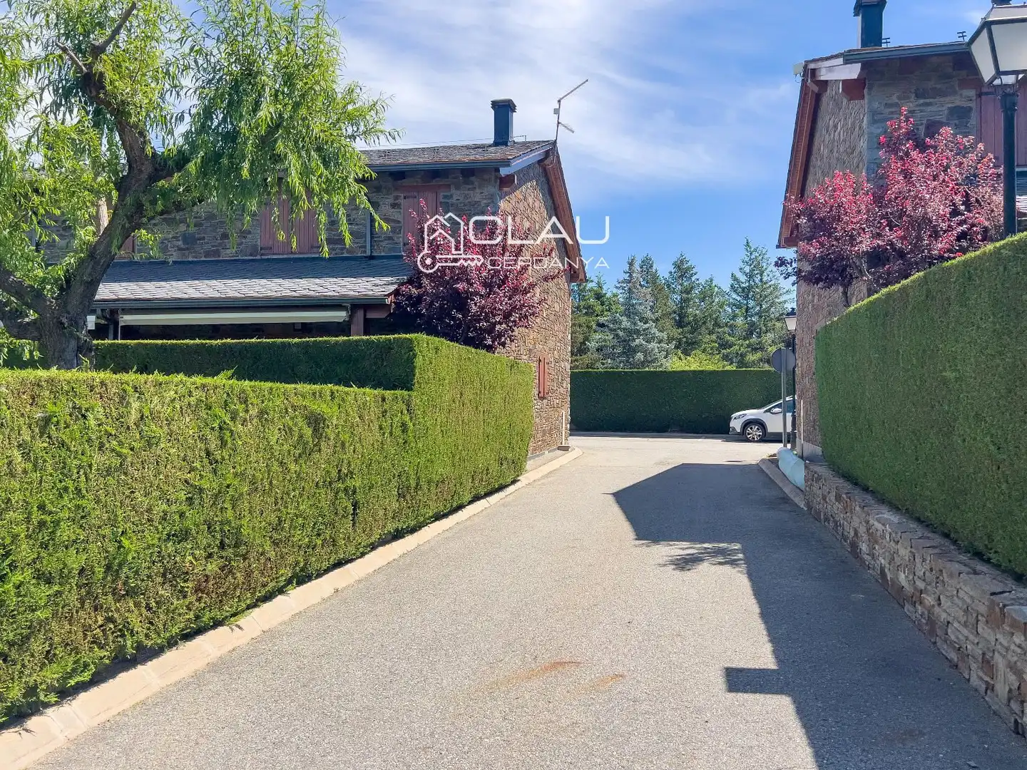 Außenansicht von Einfamilien-Reihenhaus zur Miete in Palau - de - Cerdagne mit Heizung, Privatgarten und Parkett