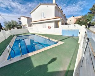 Swimming pool of Single-family semi-detached for sale in El Vendrell