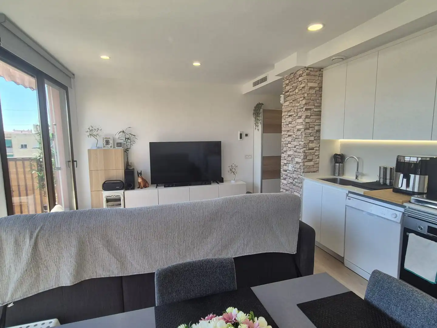Living room of Attic for sale in Cubelles  with Air Conditioner and Terrace