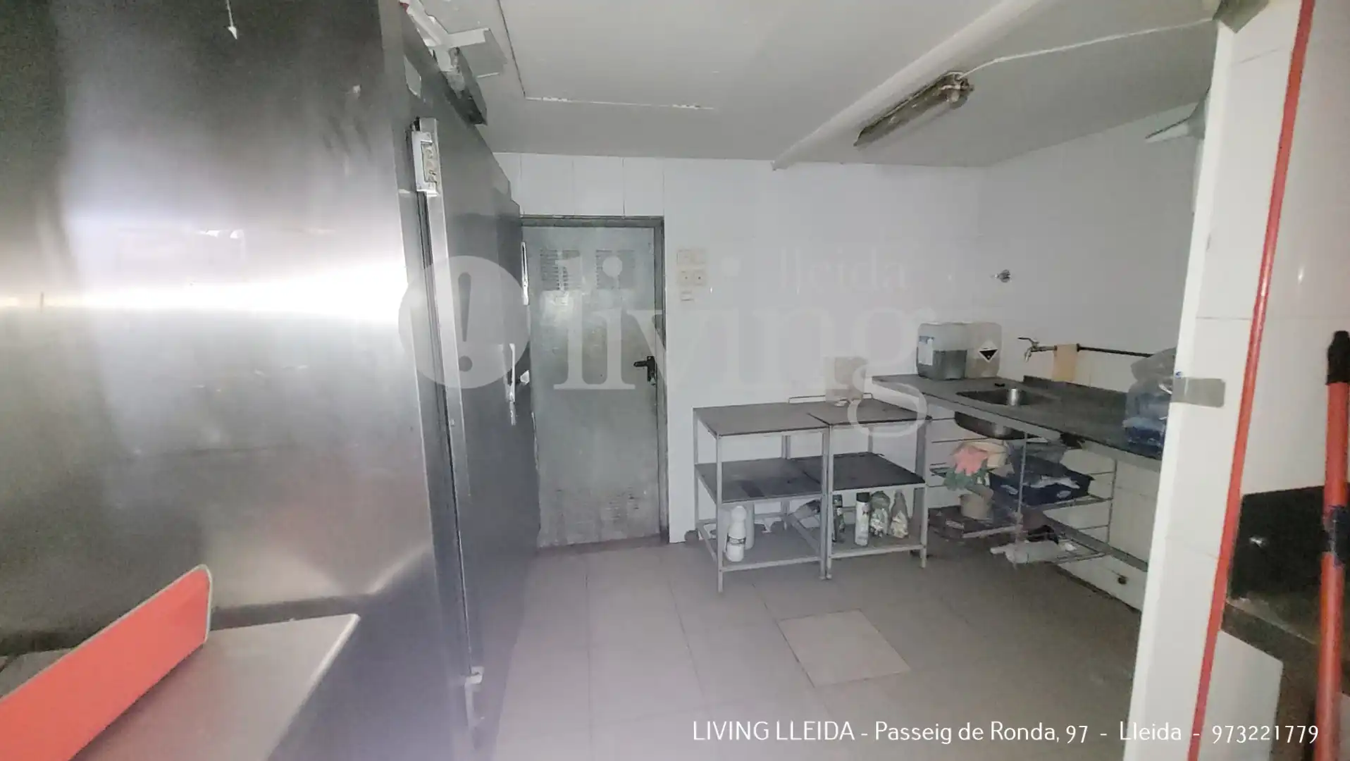 Cuina de Local en venda en Cubelles amb Aire condicionat, Calefacció i Terrassa