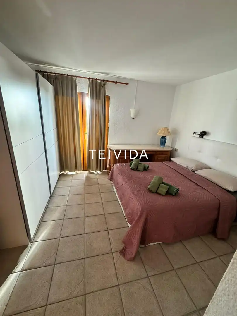 Habitación de Piso en venta en Arona con Terraza, Piscina y Piscina comunitaria