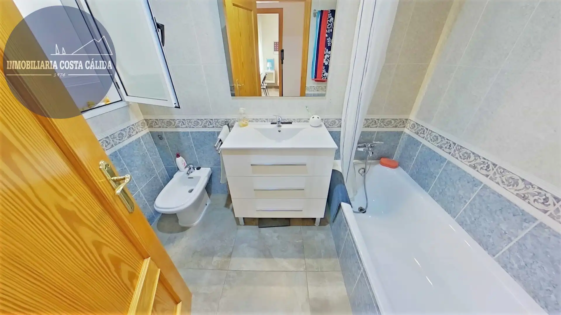 Badezimmer von Wohnung zum Verkauf in Águilas mit Balkon