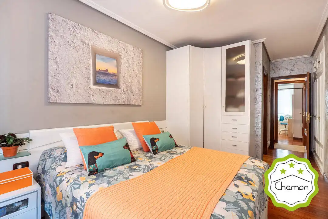 Schlafzimmer von Wohnung zum Verkauf in Bilbao  mit Heizung, Privatgarten und Abstellraum