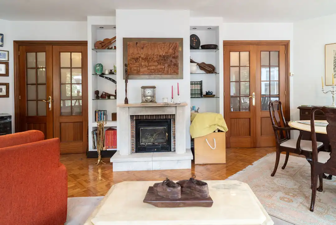 Sala de estar de Piso en venta en Cabezón de la Sal con Calefacción y Balcón