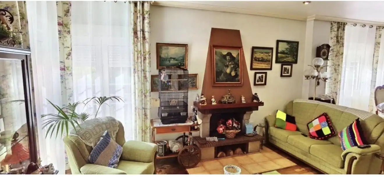Sala de estar de Finca rústica en venta en Gijón  con Calefacción y Jardín privado