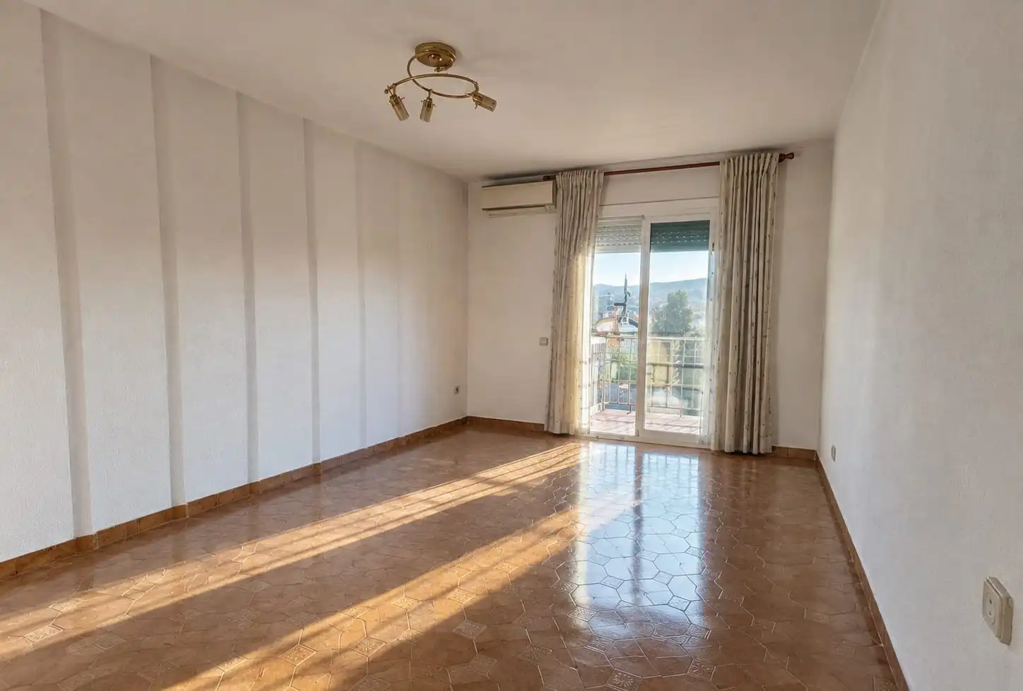 Piso con terraza en venta en SANT ISIDRE