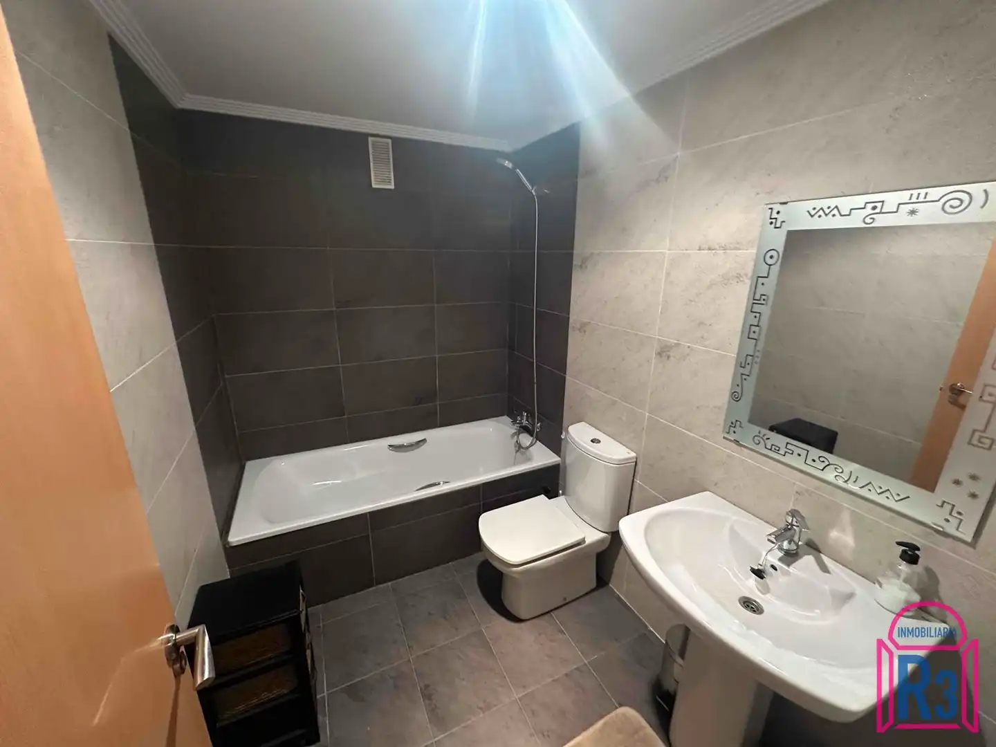 Bathroom of Flat for sale in León Capital   with Heating, Terrace and Storage room