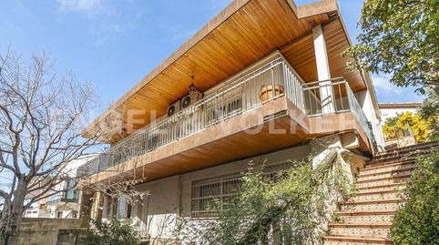 Casa unifamiliar con piscina en el centro
