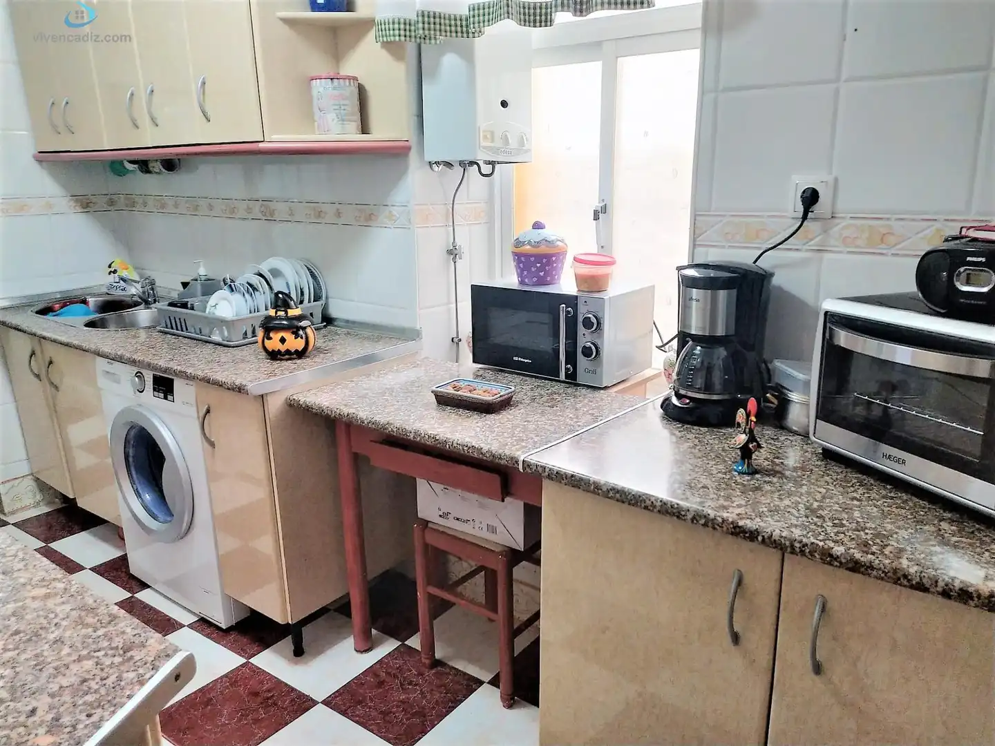 Kitchen of Houses for sale in Cádiz  with Air Conditioner, Terrace and Storage room