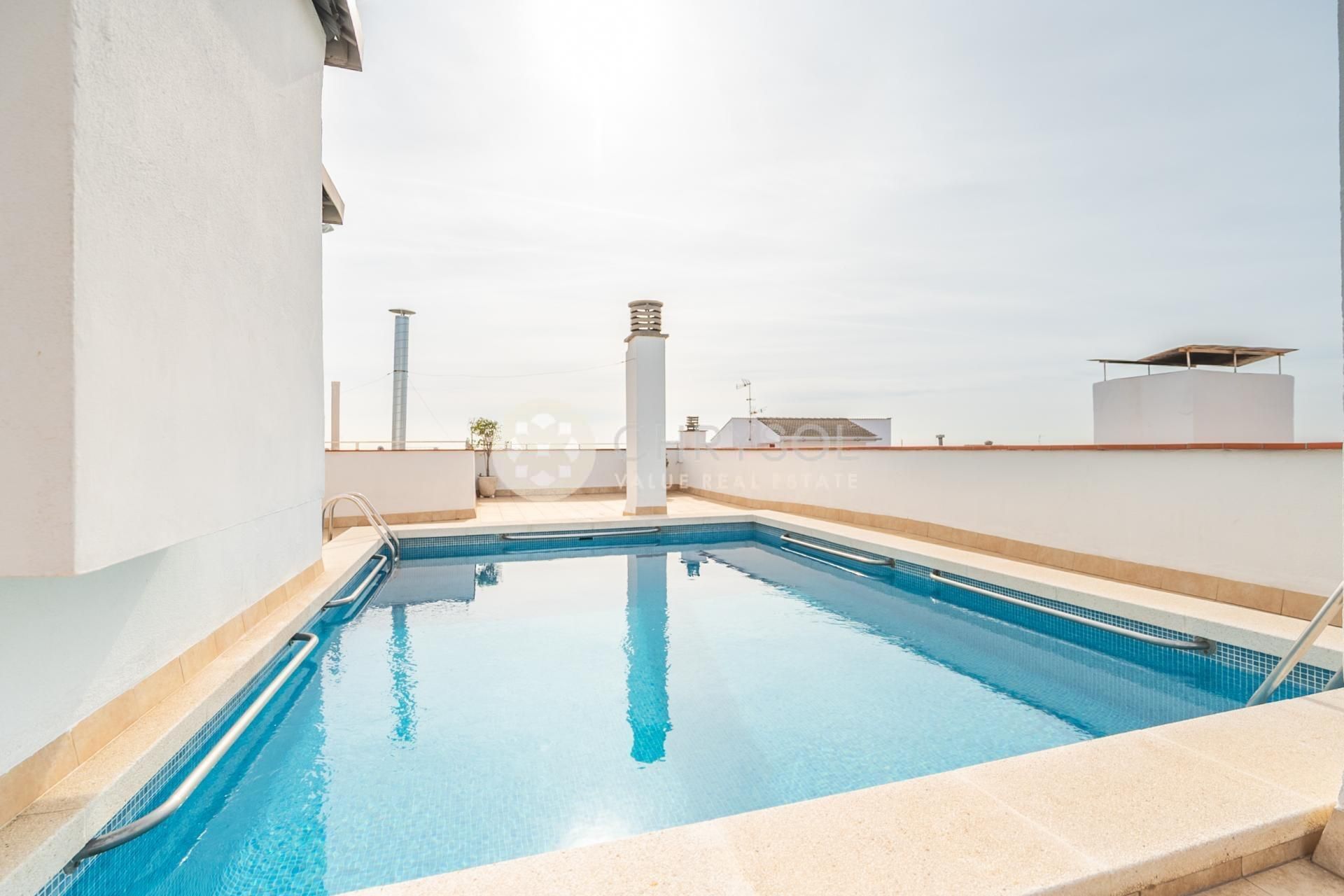 Piscina de Pis en venda en  Barcelona Capital amb Aire condicionat, Parquet i Piscina comunitària