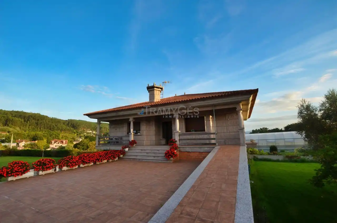 Casa amb jardí en venda a LUGAR SAMUELLE