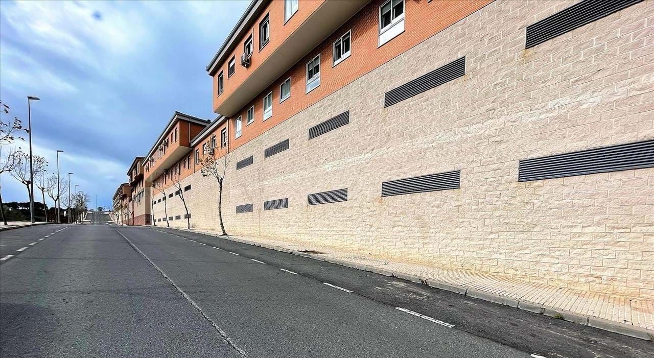 Exterior view of Garage for sale in Plasencia